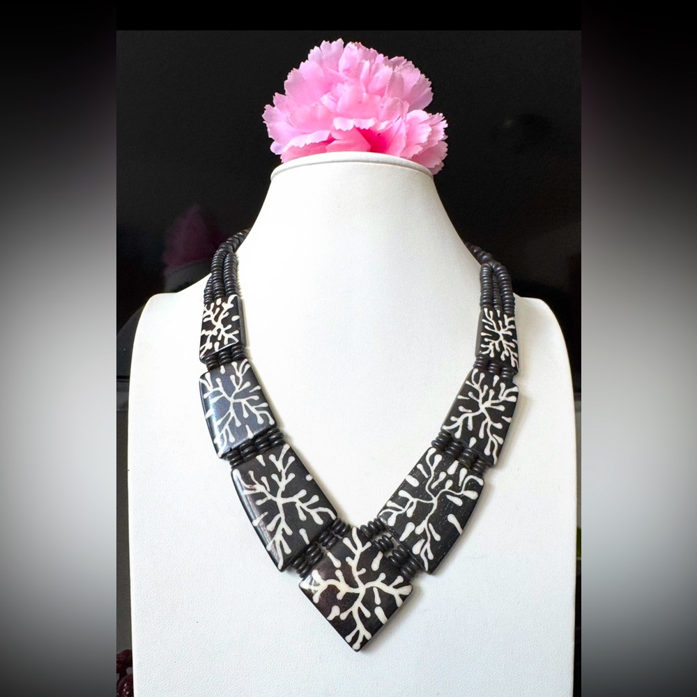 Vintage and Handmade Ethnic Tribal Art Design Yak Bone & Horn Necklace 18”in,63g